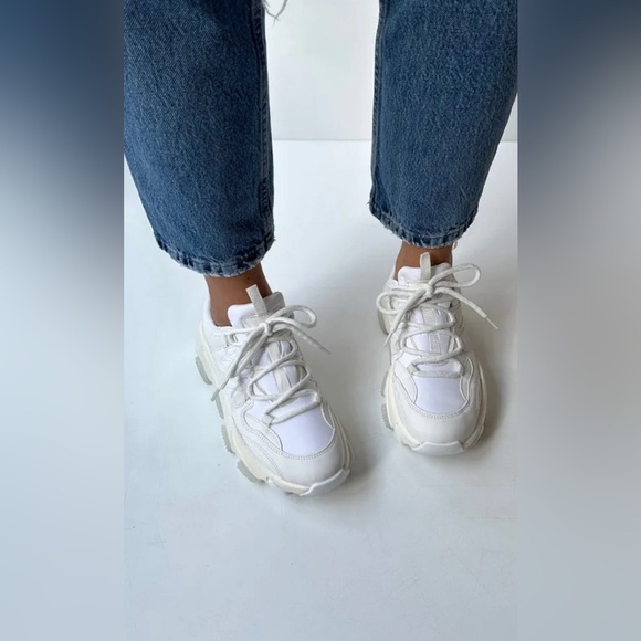 Women’s White Sneakers - MUPA Shoes - US Size 7 - Picture 2 of 5